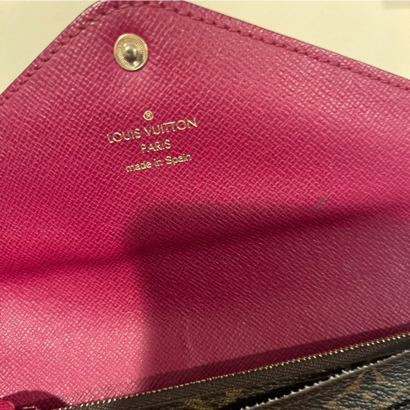 Louis Vuitton Wallet - Picture 4 of 11